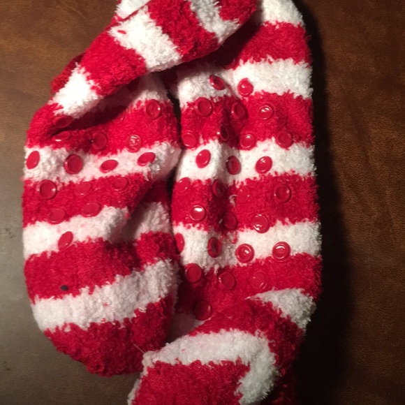 Red and white striped slippers - Picture 2 of 2